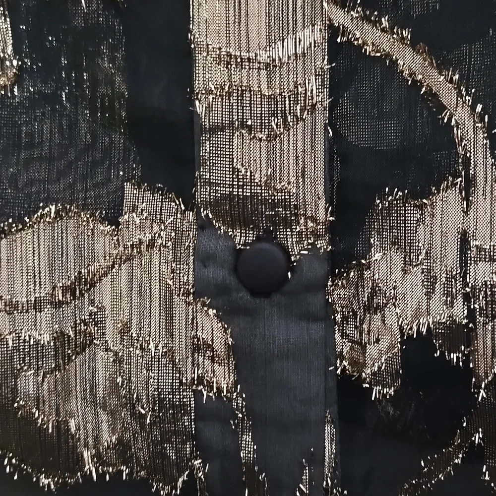 Metallic Flroal Blouse - Picture 7 of 9